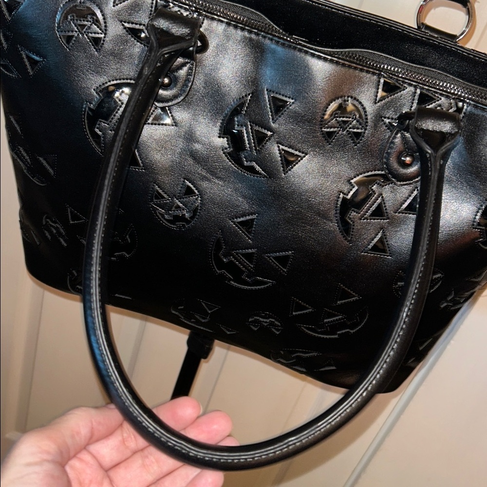 SOLD on Vinted! Foxblood X Goblin Co. ๐ Face Tote Bag w/ coffin โฐ๏ธ zipper pull - Picture 13 of 14